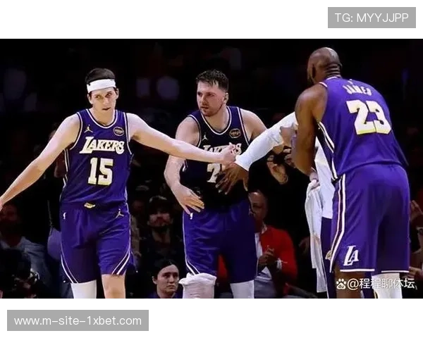 NBA赛场东西部格局相似 冠军归属悬念逐渐明朗 NBA赛场东西部格局相似 冠军归属悬念逐渐明朗